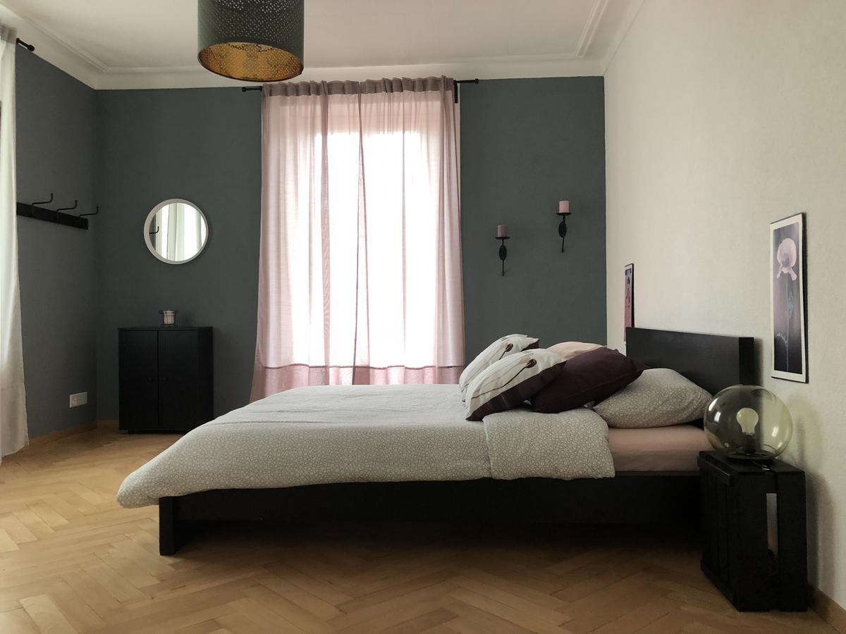 Appartement Douces Heures Avec Parking Couvert Prive Le Locle Ngoại thất bức ảnh